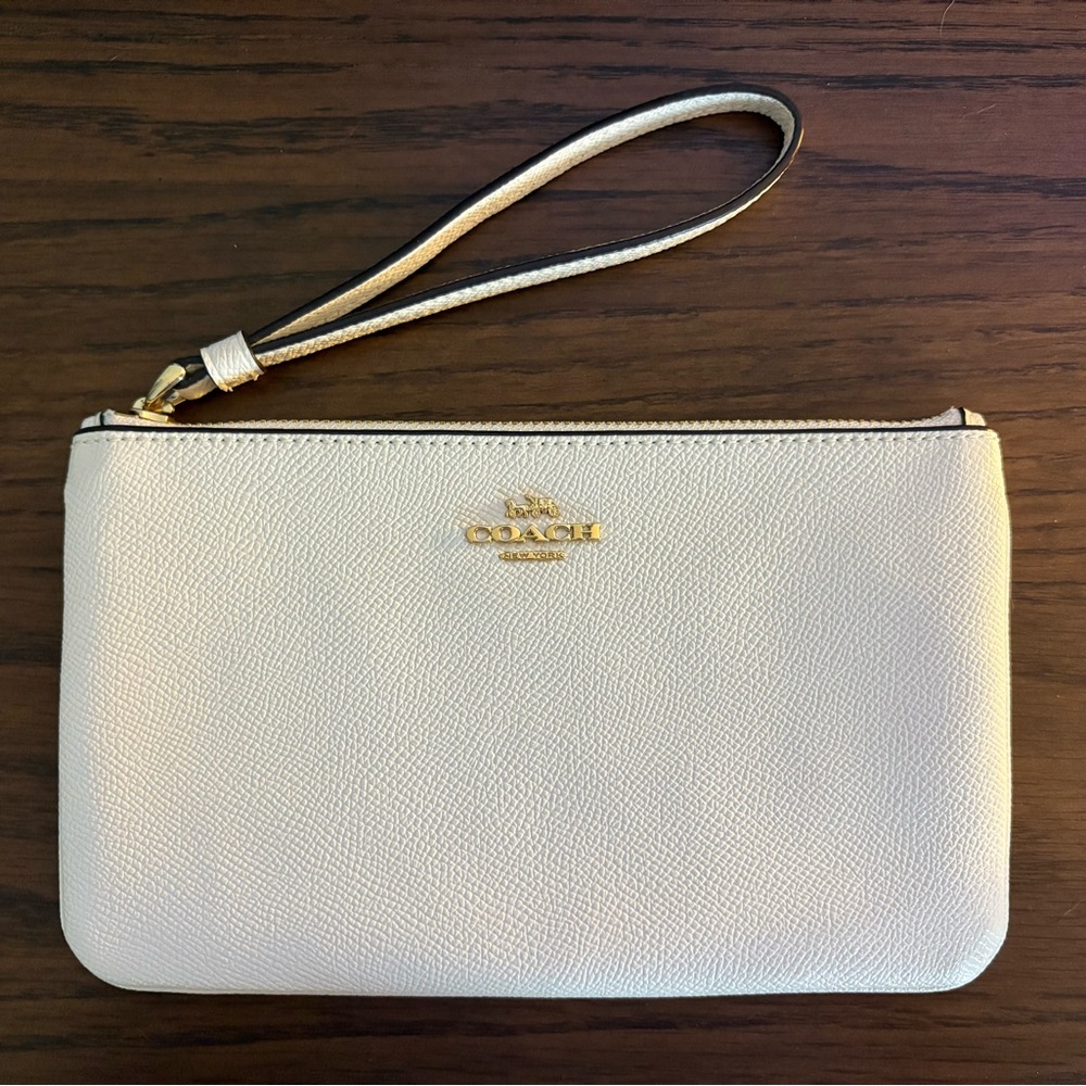 🎾Coach Ivory Wristlet with Gold Accents